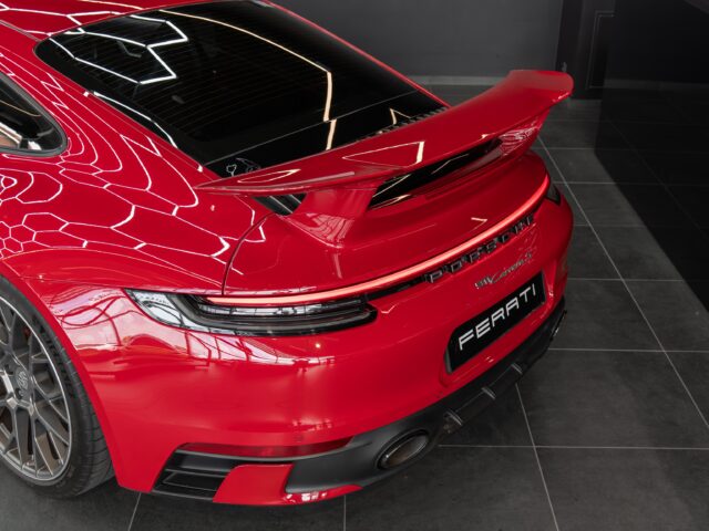 Porsche 911 ❤️
・3.0 ⏐ 331 kW
・2020 ⏐ 53 000 km
・GT-sport rool Race-Tex viimistlusega
・Sportlik väljalaskesüsteem koos häälfunktsiooniga
・Sport Chrono: paigaltstardi kiirenduse funktsioon Launch Control
・Aerokit disainipakett
・Porsche Dynamic Chassis Control (PDCC) külgkalde kontrollsüsteem
Võta ühendust ja broneeri proovisõit:
+372 5323 0044 / info@ferati.ee
______
Porsche 911 ❤️
・3.0 ⏐ 331 kW
・2020 ⏐ 53 000 km
・GT-sport steering wheel with Race-Tex finish
・Sport exhaust system with voice function
・Sport Chrono: Launch Control acceleration function from a standing start
・Aerokit design package
・Porsche Dynamic Chassis Control (PDCC) lateral tilt control system
Get in touch and book your test drive:
+372 5323 0044 / info@ferati.ee